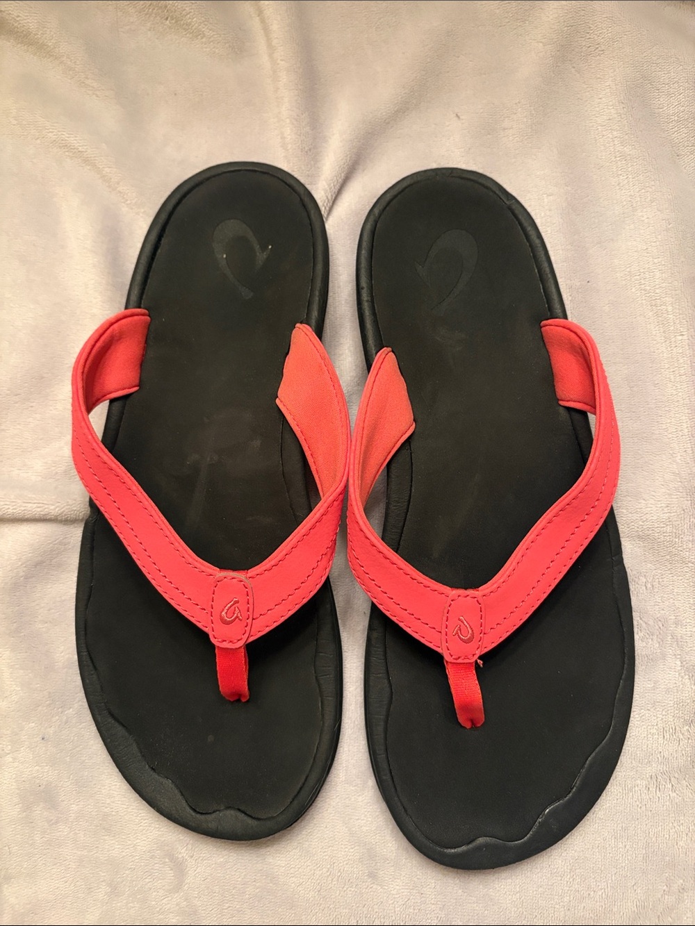 OluKai Women's Red and Black Flip Flop Sandals